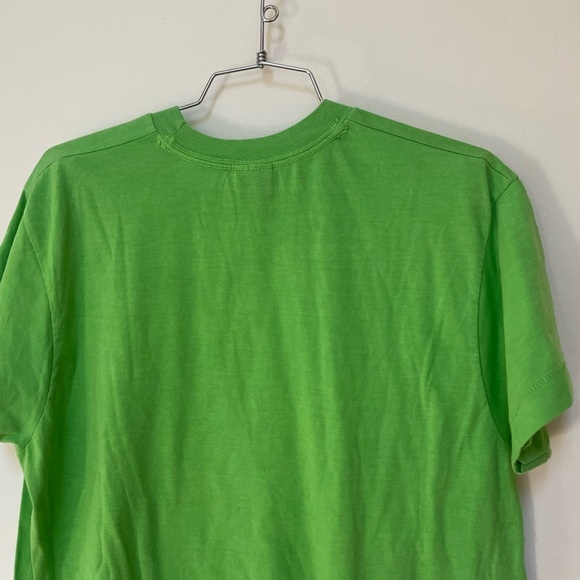 NWOT Screen Stars Urban Outfitters Exclusive Kiss Me Tee Size Small - Picture 12 of 12